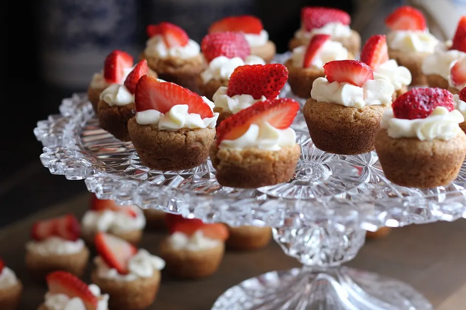 Dessert, Cupcakes, Food, Strawberry Cupcakes, Snacks